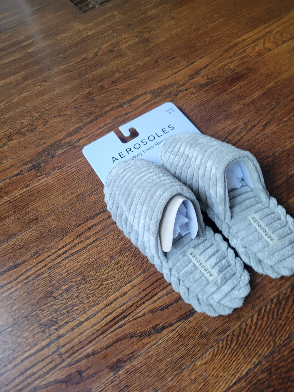 Aerosoles’s Memory Foam Slippers Size Medium 6 1/2 -7 1/2 New Grey Soft Comfy - Picture 3 of 15